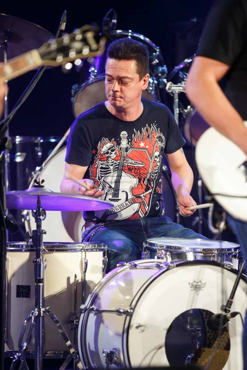 Bubnjar Moonshine Alligators benda iz Novog Sada u svom ritmu na koncertu u organizaciji SKC.