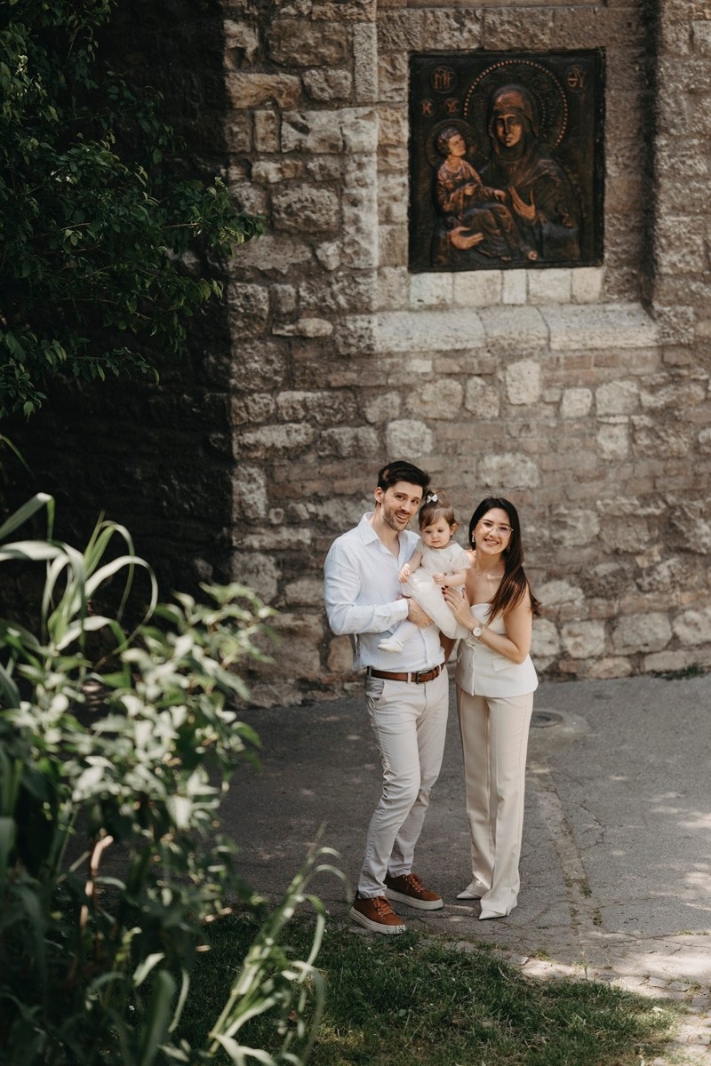 Lara / krstenje, crkva svete Ruzice na Kalemegdanu. Deciji i porodicni fotograf u Beogradu Oksana Skendzic