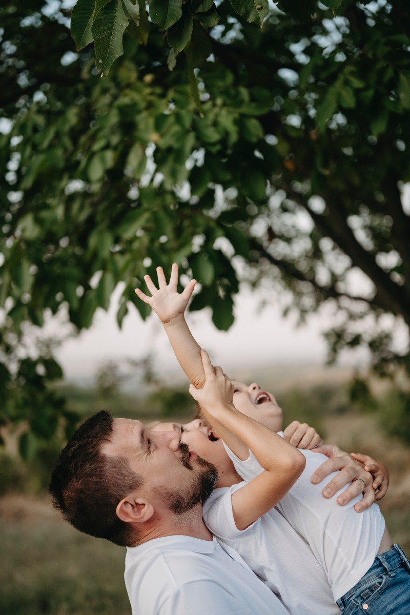 Basici / porodicno fotografisanje u prirodi. Deciji i porodicni fotograf u Beogradu Oksana Skendzic
