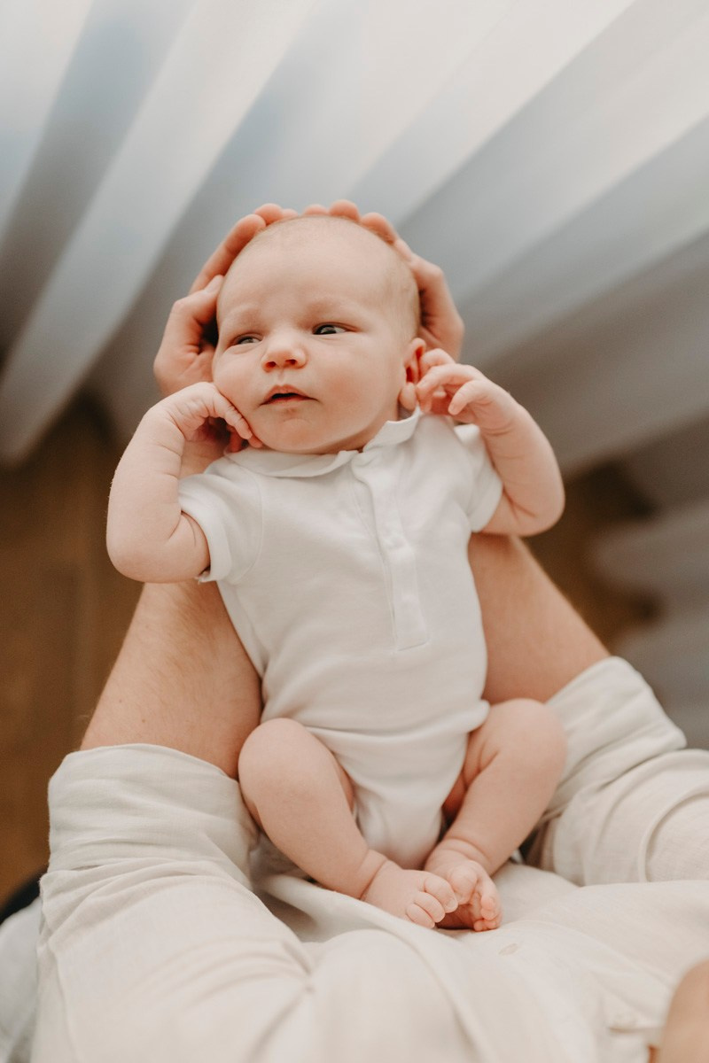 Dobrodosao, Vukane / fotografisanje bebe kod kuce. Deciji i porodicni fotograf u Beogradu Oksana Skendzic