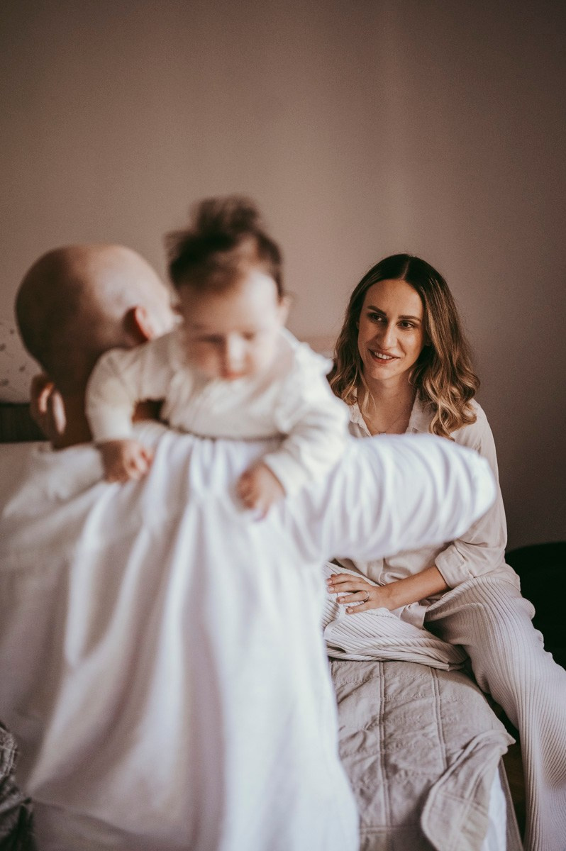 Katarina, Marko i Elena / porodicno fotografisanje kod kuce. Deciji i porodicni fotograf u Beogradu Oksana Skendzic