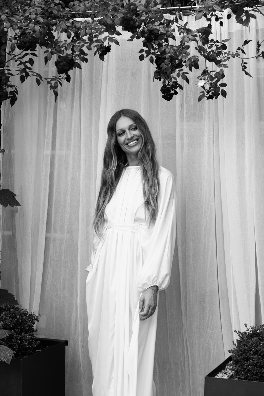 BACKSTAGE. Dana Lišková — Empathetic Photographer | Introspective Artist |Neurodivergent Coach | Founder of Artepy.cz