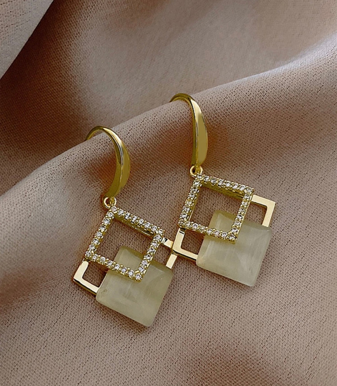 Doplňky na focení v Praze a České republice. Profesionální fotografka v Praze Anastasia Haritonova