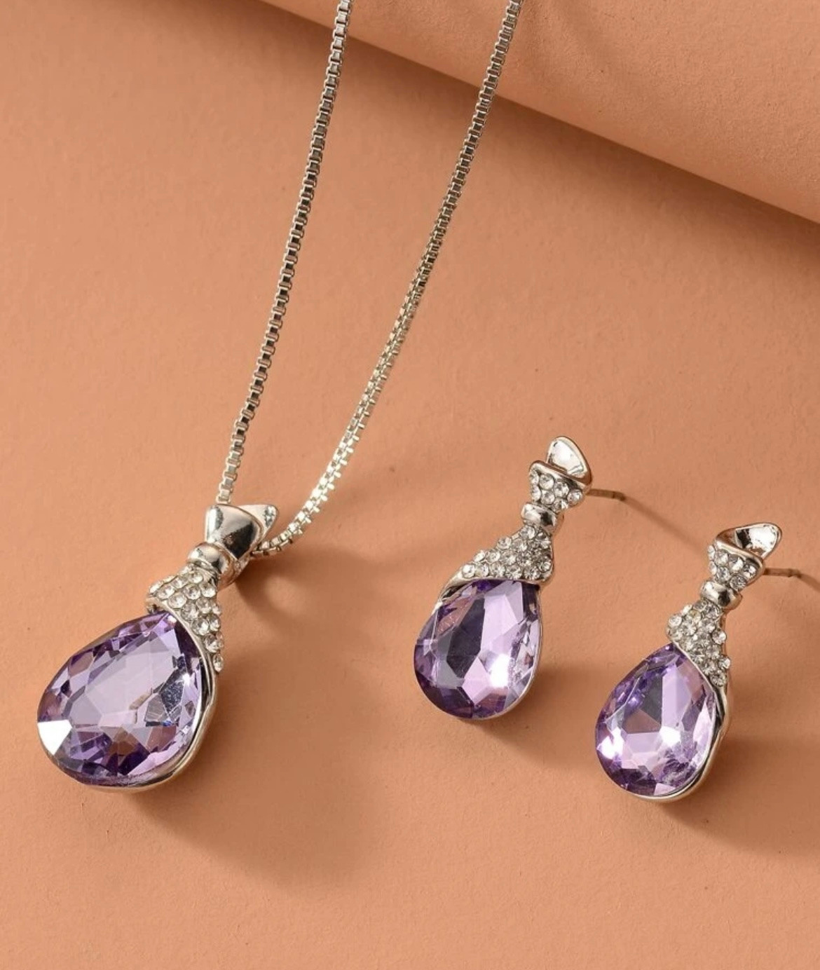 Doplňky na focení v Praze a České republice. Profesionální fotografka v Praze Anastasia Haritonova