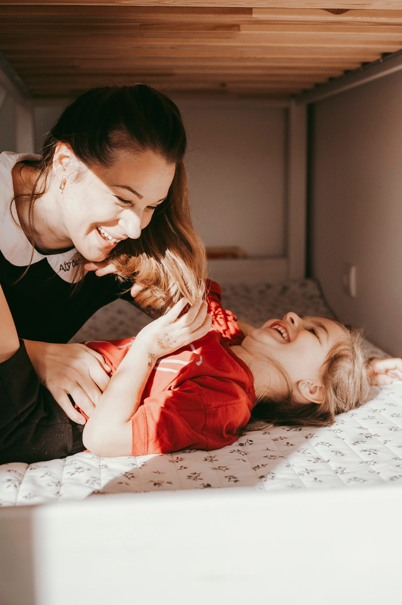 Dobro dosao, Jakove / porodicno fotografisanje kod kuce. Deciji i porodicni fotograf u Beogradu Oksana Skendzic