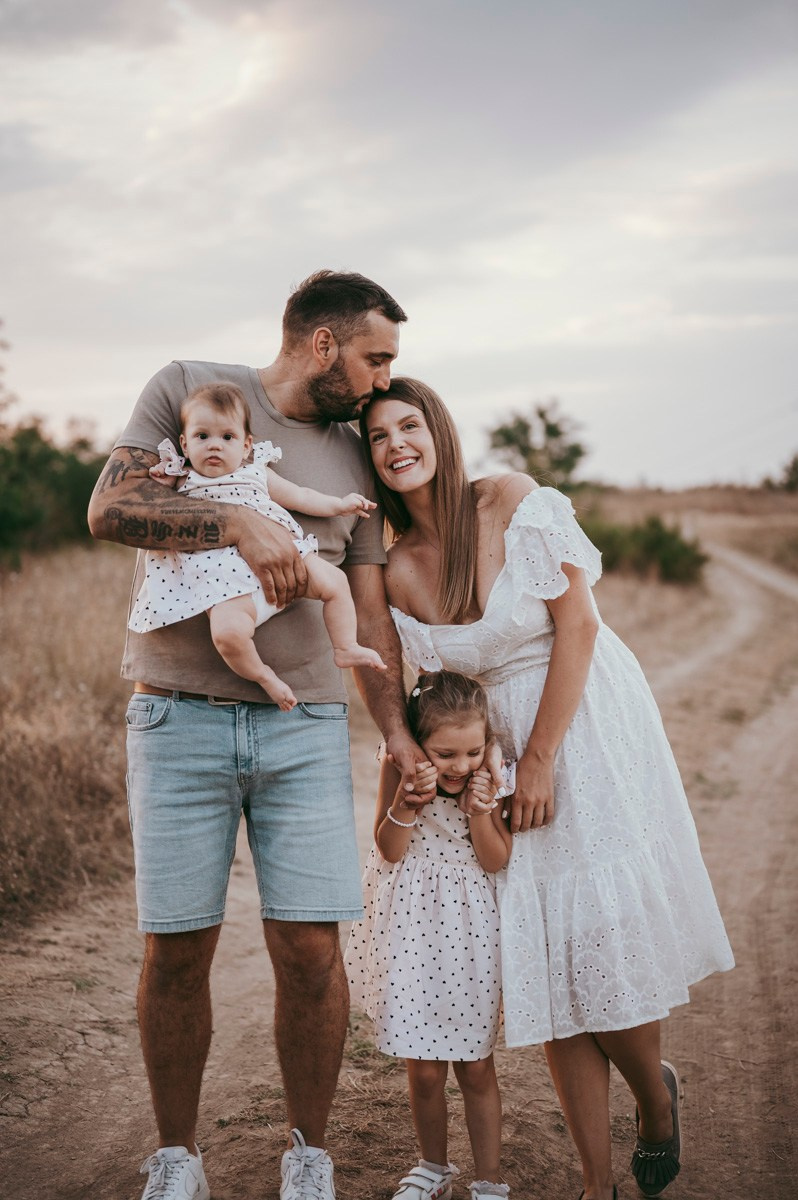 Sonja, Bojan, Nadja i Una / porodicno fotografisanje. Deciji i porodicni fotograf u Beogradu Oksana Skendzic