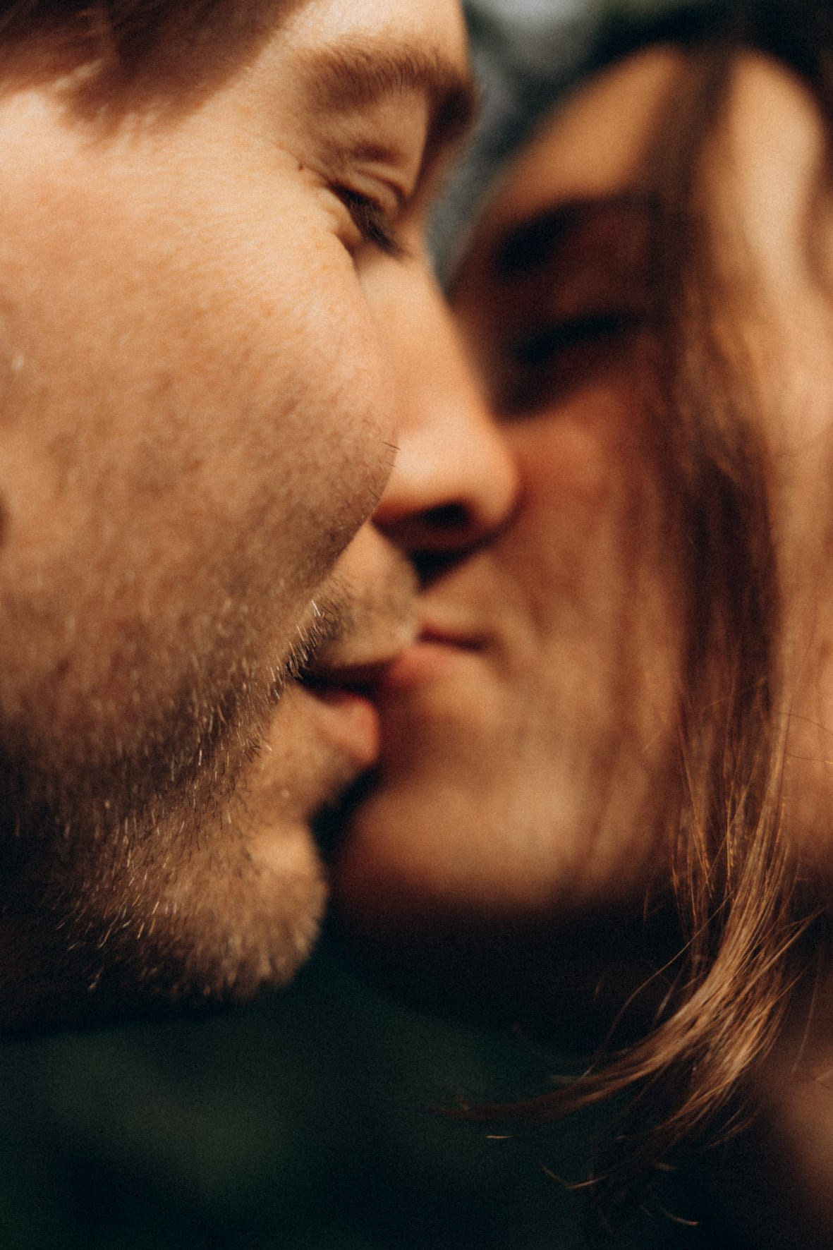Love Story in Antwerpen. Little Birdie – Jouw familie- en huwelijksfotograaf in België en daarbuiten