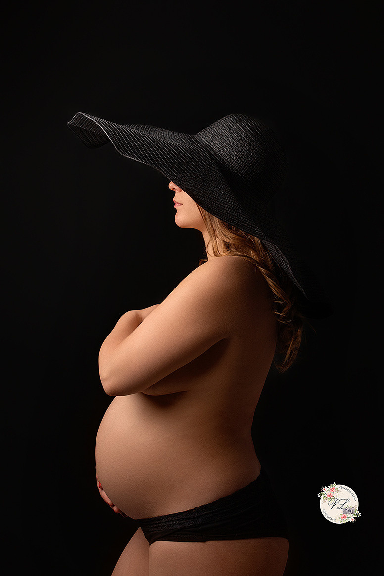BABYBAUCH. Neugeboren und Babybauchfotoshooting in Cloppenburg
