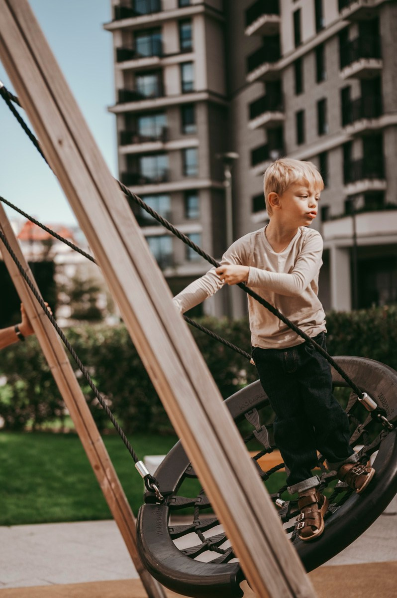 Kristina, Martin, Petra i Novak / porodicno fotografisanje napolju. Deciji i porodicni fotograf u Beogradu Oksana Skendzic