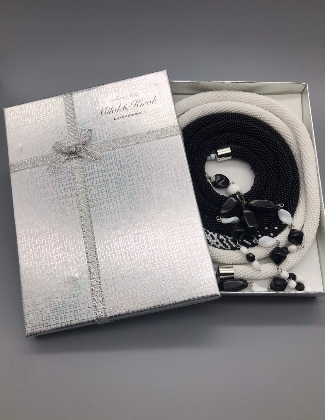 Bijoux pour cadeau. Милок и Кирок это позитивные и реальные персоны из Люксембурга, много