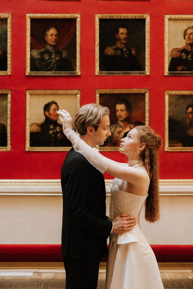 Anna & David (Hochzeitsfotoshooting im Museum). Familien & Hochzeitfotografin Nadja Holzmann