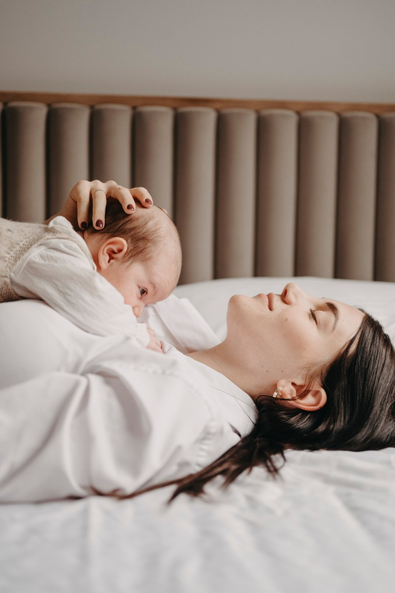 Bojana, Marko i Eva — porodicno fotografisanje kod kuce. Deciji i porodicni fotograf u Beogradu Oksana Skendzic