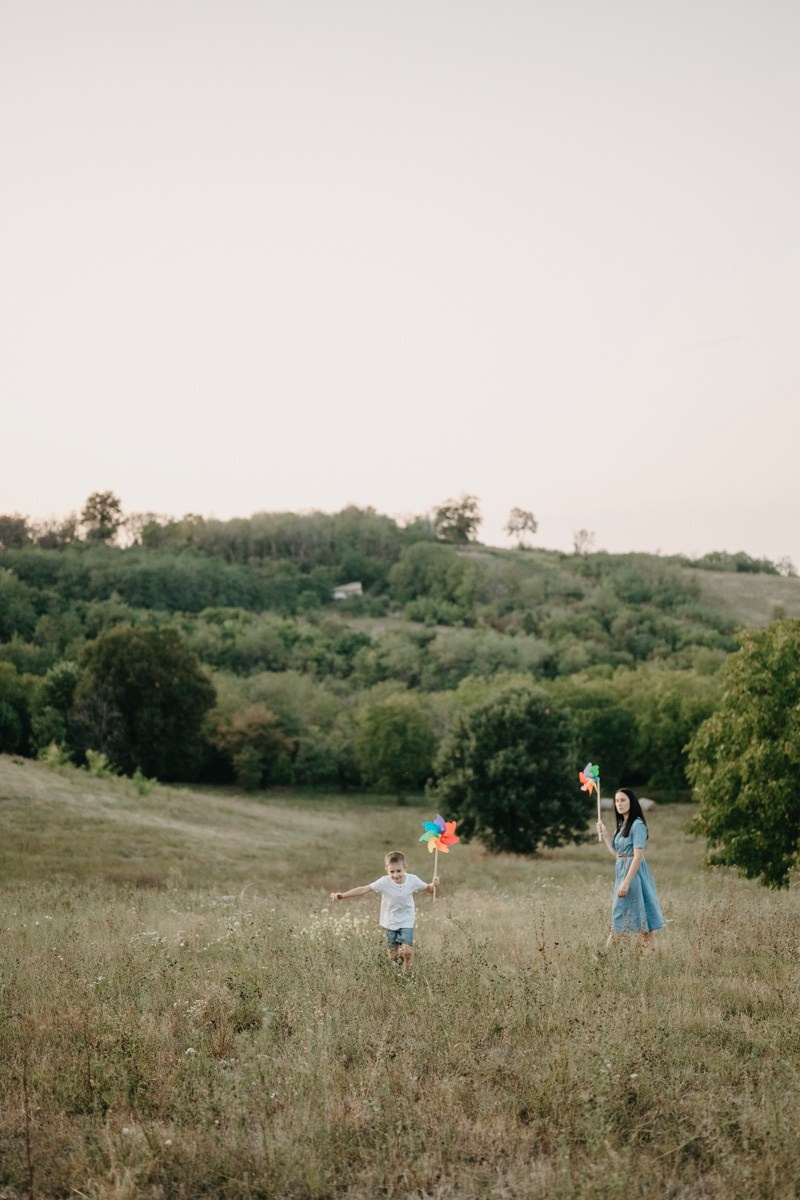 Basici / porodicno fotografisanje u prirodi. Deciji i porodicni fotograf u Beogradu Oksana Skendzic