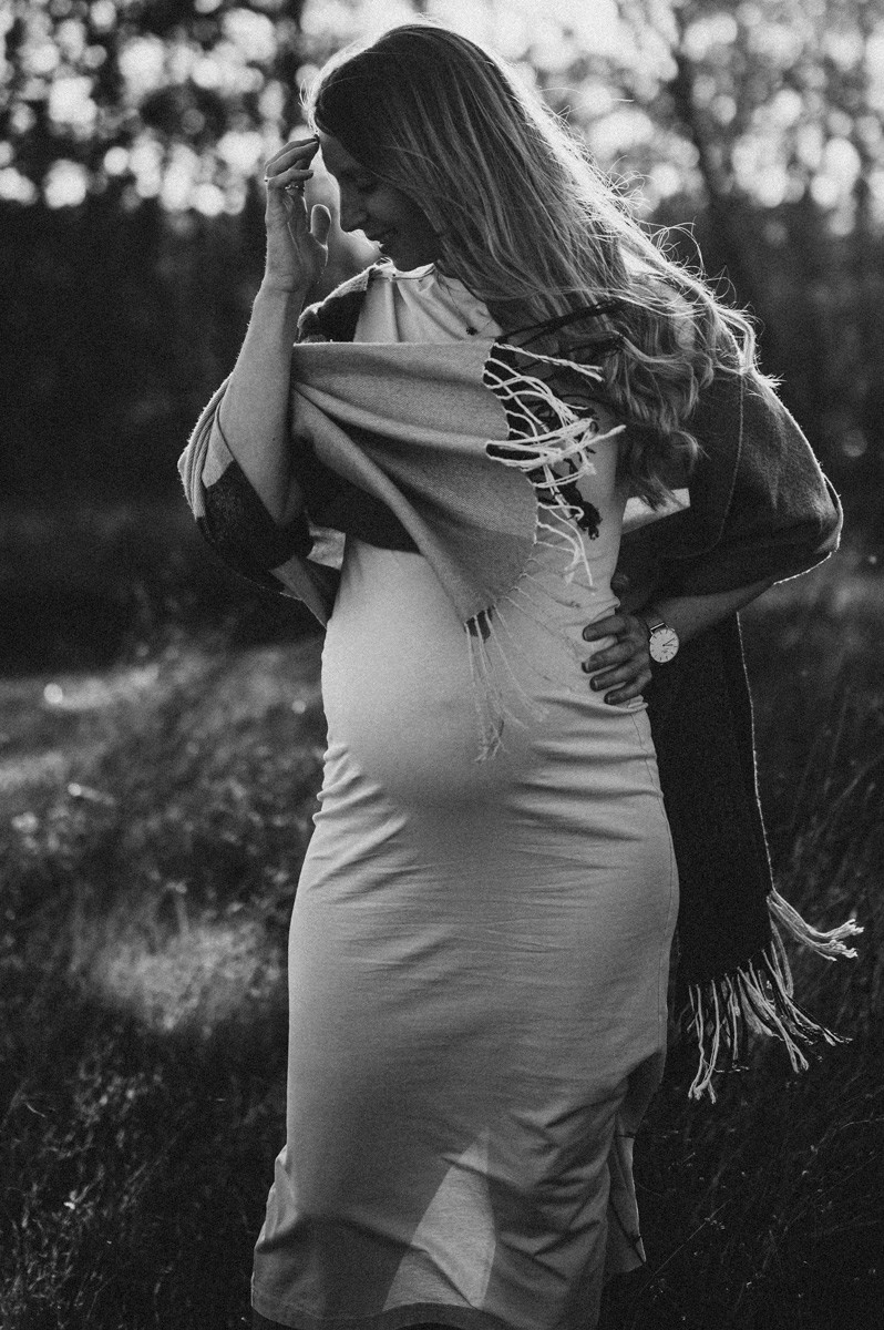 Milena / trudnicko fotografisanje sa porodicom. Deciji i porodicni fotograf u Beogradu Oksana Skendzic