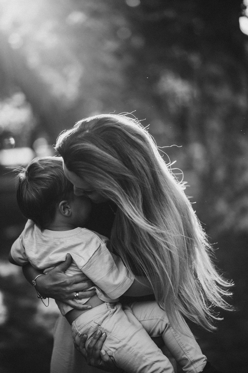 Aleksandra, Lazar, Marin i Leo / porodicno fotografisanje napolju. Deciji i porodicni fotograf u Beogradu Oksana Skendzic