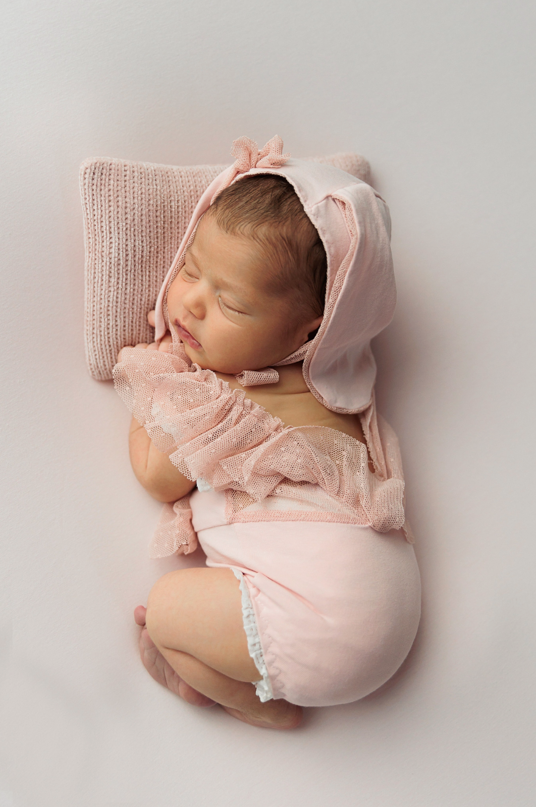 MATERNITY & NEWBORN professional Photography by Irene Chaikeen. Irene Chaikeen | Maternity and newborn photoshoot in Essex/London