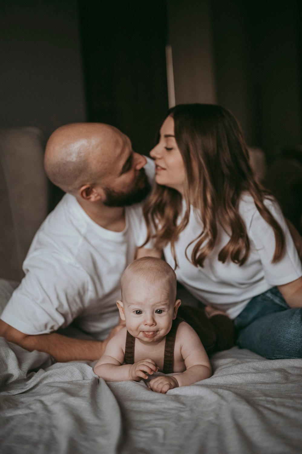 Dusan, Tanja i Luka / porodicno fotografisanje kod kuce. Deciji i porodicni fotograf u Beogradu Oksana Skendzic