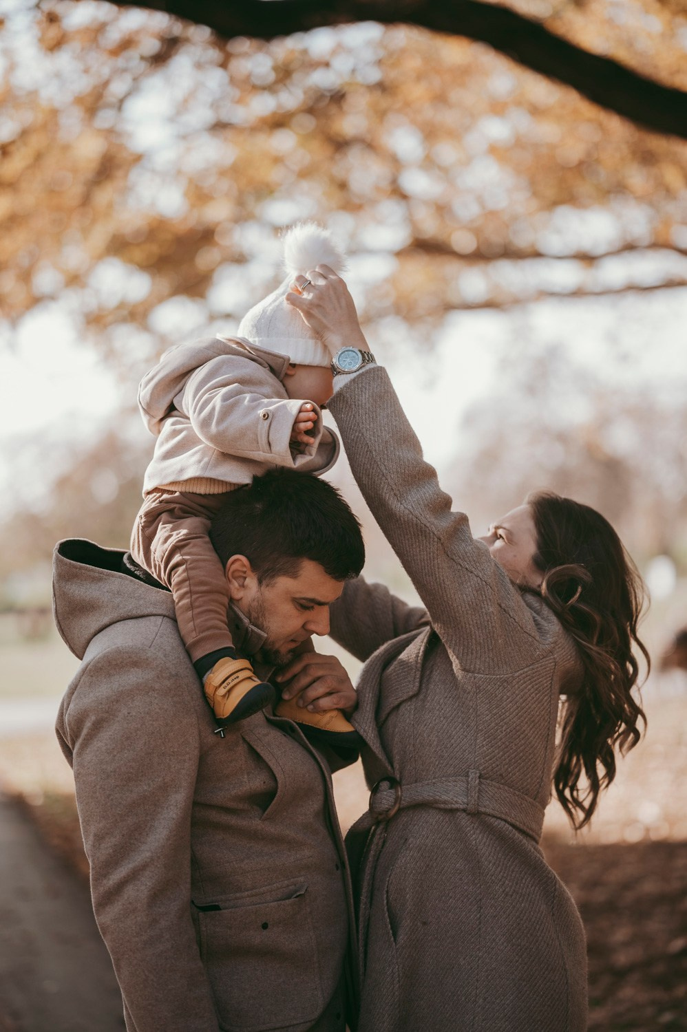 Iva, Ivan, Tara i Stefan — porodicno fotografisanje napolju. Deciji i porodicni fotograf u Beogradu Oksana Skendzic