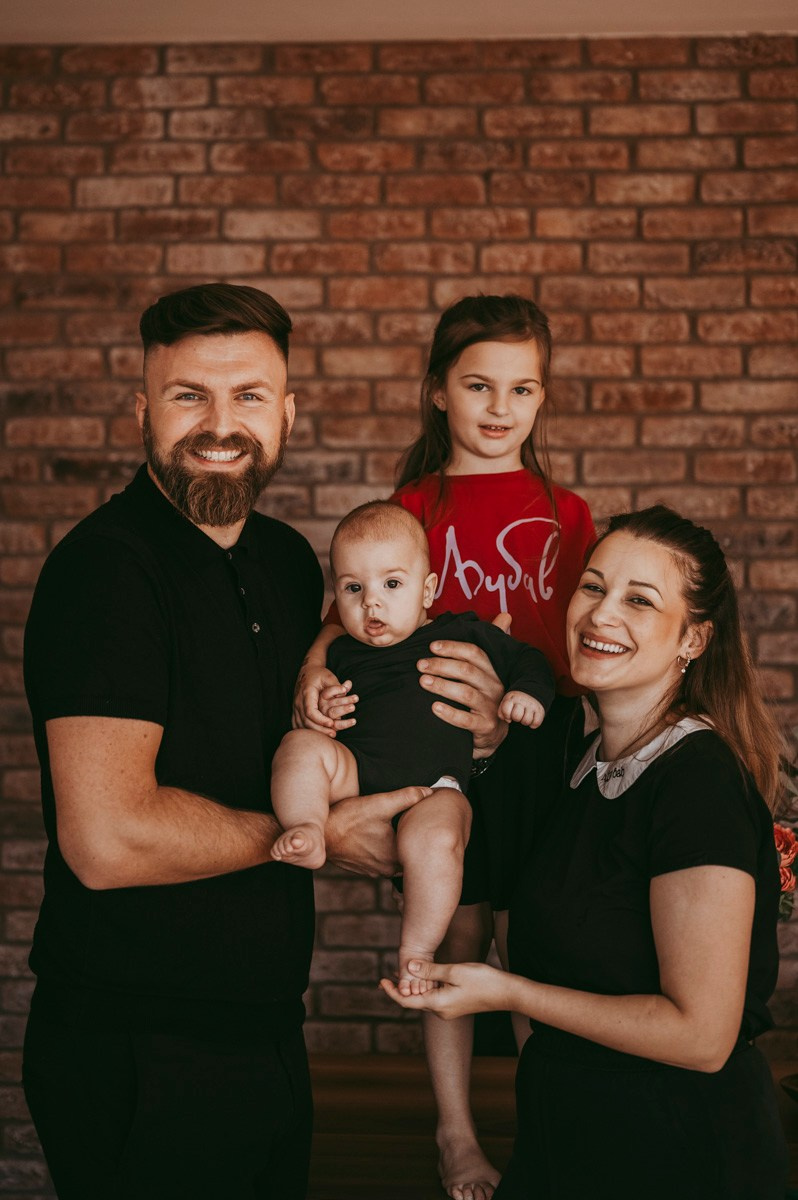 Dobro dosao, Jakove / porodicno fotografisanje kod kuce. Deciji i porodicni fotograf u Beogradu Oksana Skendzic