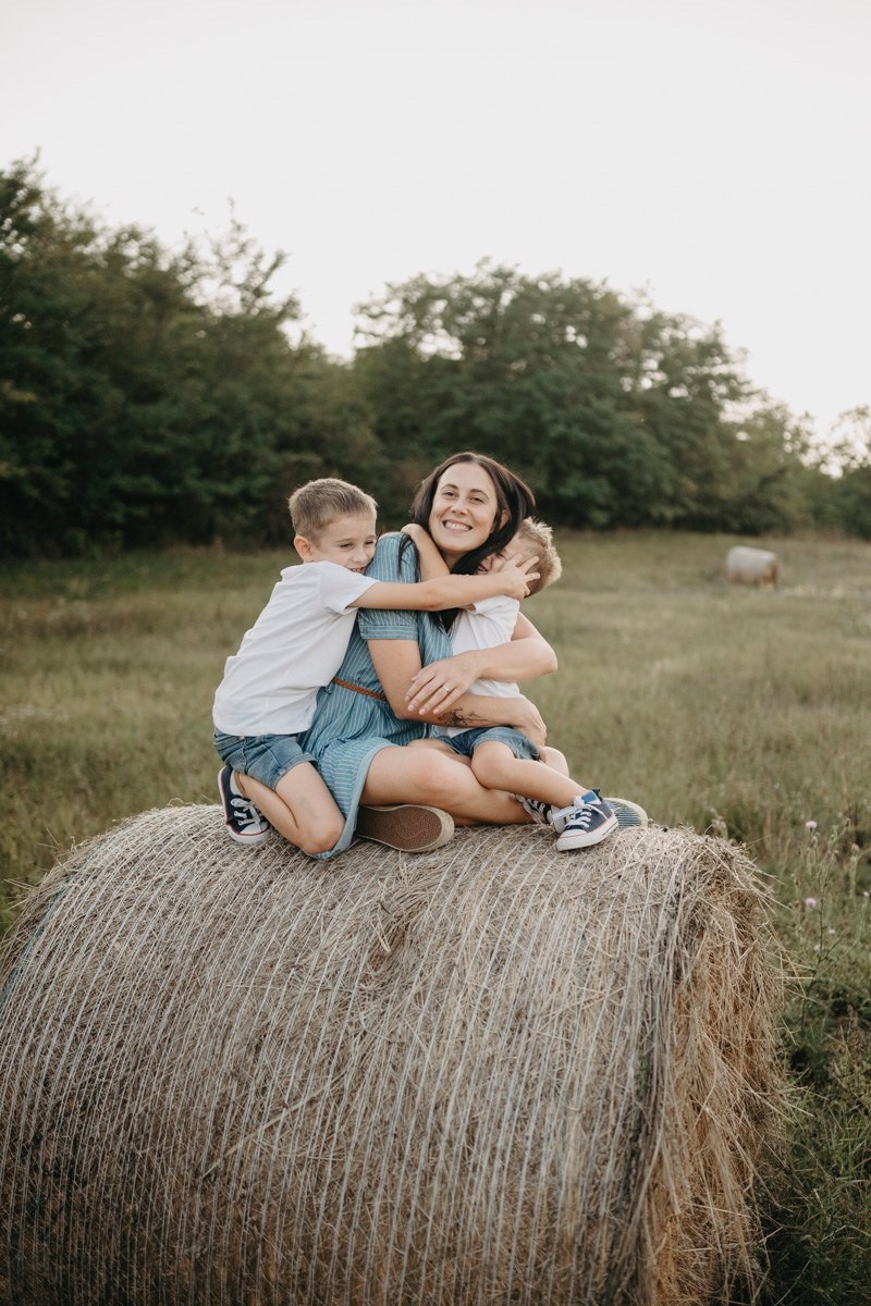 Basici / porodicno fotografisanje u prirodi. Deciji i porodicni fotograf u Beogradu Oksana Skendzic