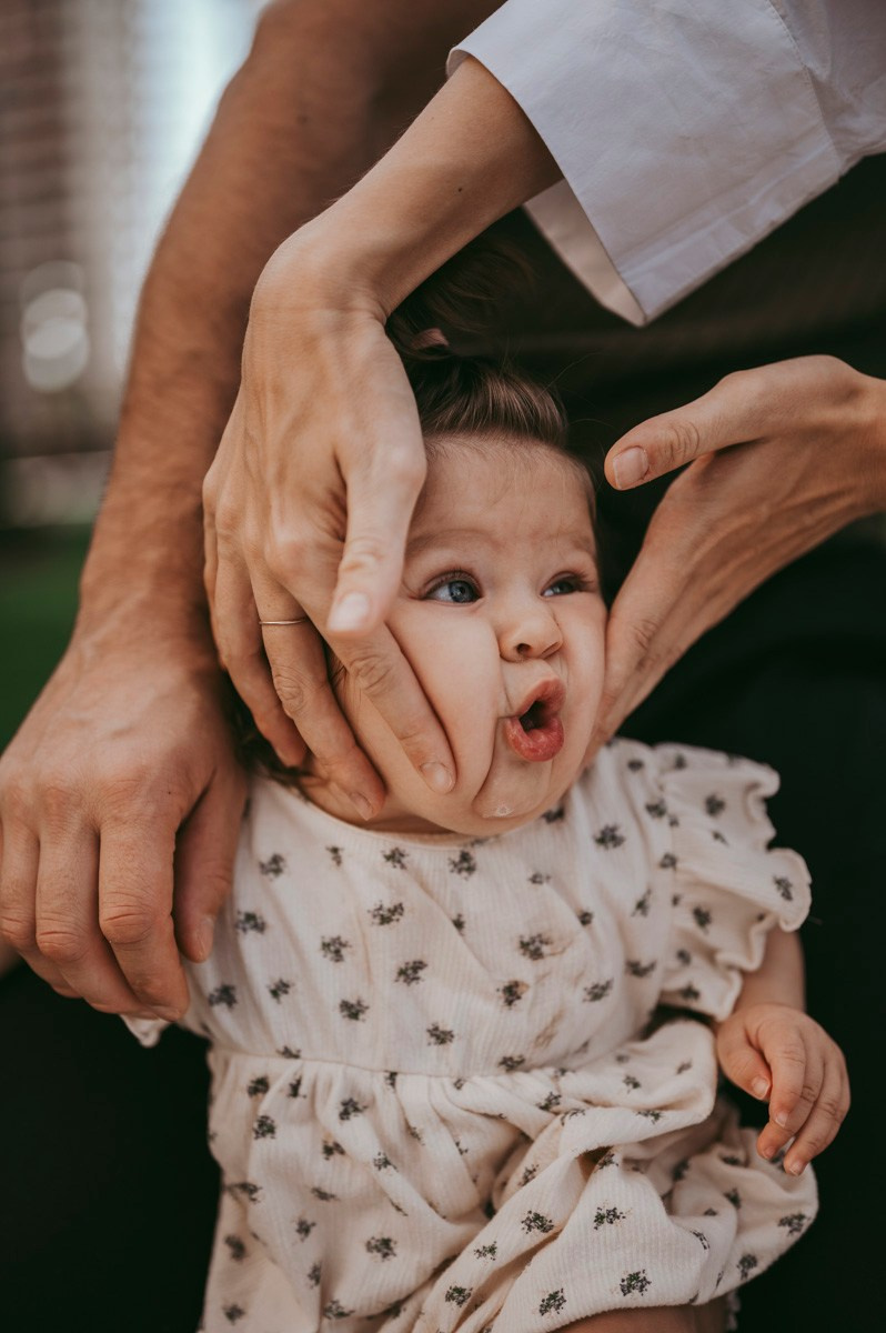 Kristina, Martin, Petra i Novak / porodicno fotografisanje napolju. Deciji i porodicni fotograf u Beogradu Oksana Skendzic
