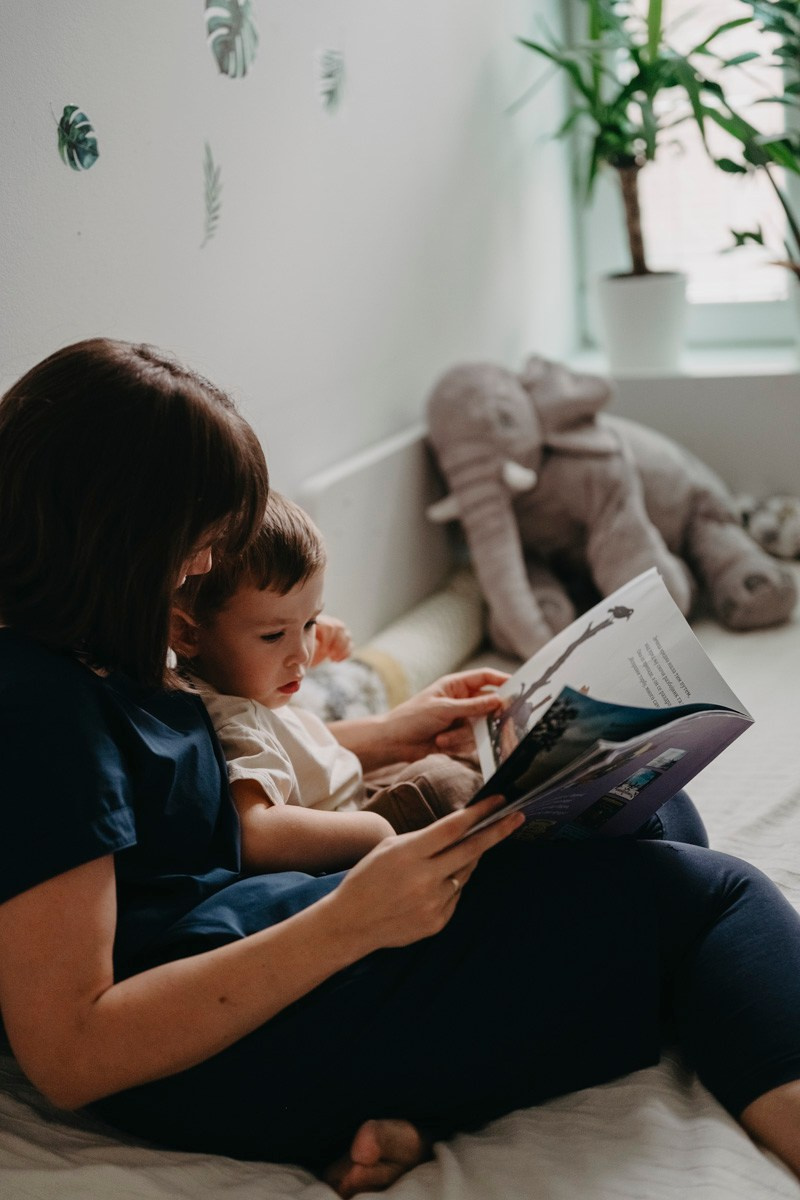 Porodicno fotografisanje kod kuce — Andjela, Lazar, Janko i Mihajlo. Deciji i porodicni fotograf u Beogradu Oksana Skendzic