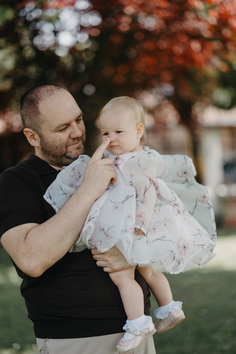 Verino krstenje / Crkva Rodjenja Presvete Bogorodice, Batajnica. Deciji i porodicni fotograf u Beogradu Oksana Skendzic
