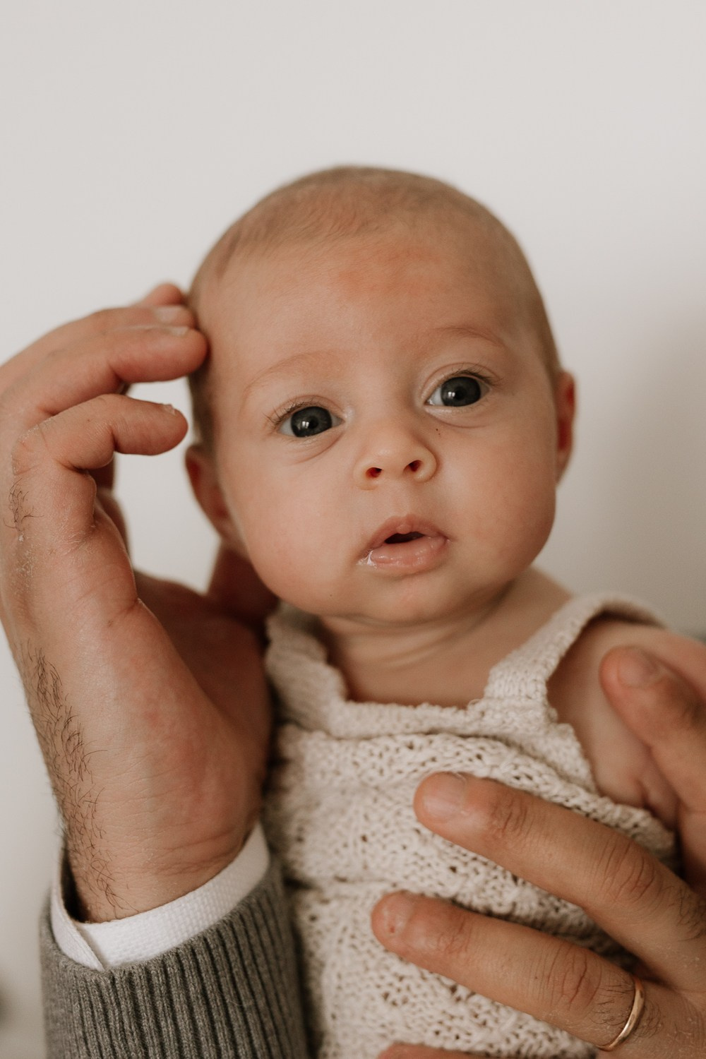 Baby Tamara (2 Monate Alt). Familien & Hochzeitfotografin Nadja Holzmann