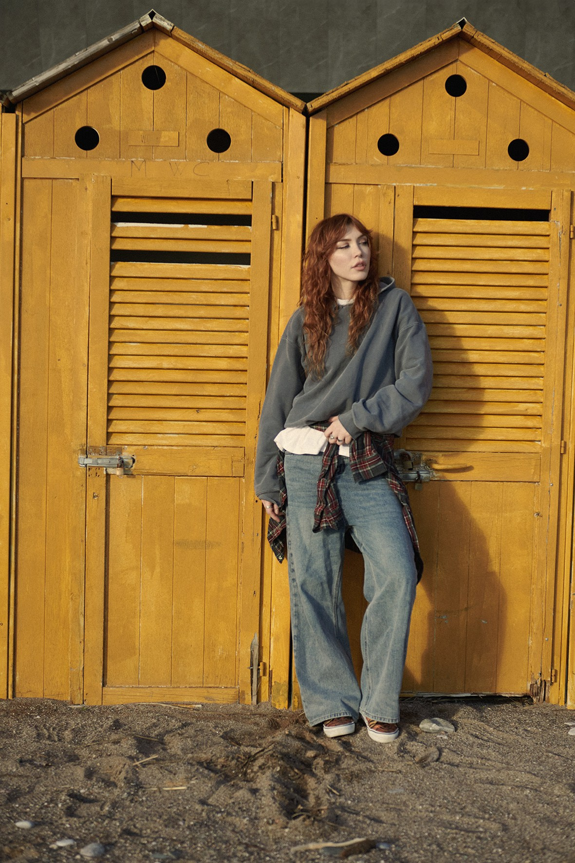 ALENA & DEN. Minimalist brand photographer & videographer | Raw sincerity. Pure Form