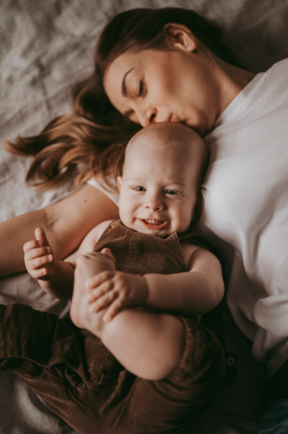 Dusan, Tanja i Luka / porodicno fotografisanje kod kuce. Deciji i porodicni fotograf u Beogradu Oksana Skendzic