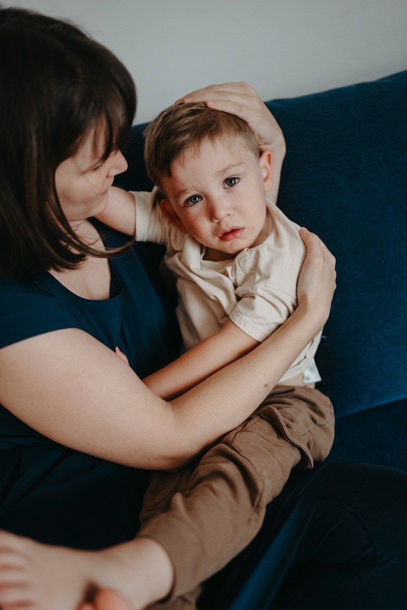 Porodicno fotografisanje kod kuce — Andjela, Lazar, Janko i Mihajlo. Deciji i porodicni fotograf u Beogradu Oksana Skendzic