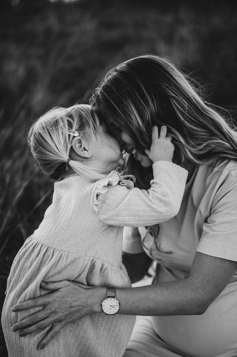 Milena / trudnicko fotografisanje sa porodicom. Deciji i porodicni fotograf u Beogradu Oksana Skendzic