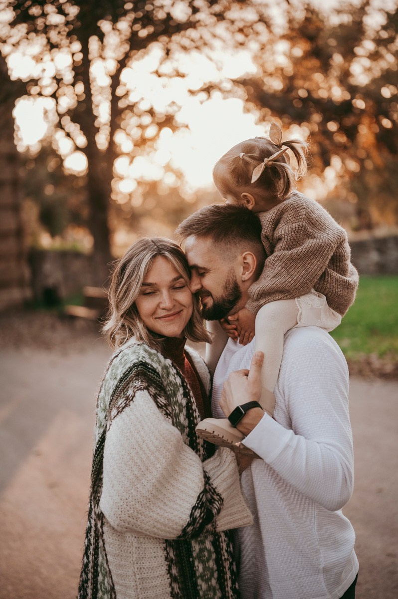 Anastasija, Aleksej i Agata / porodicno fotografisanje napolju. Deciji i porodicni fotograf u Beogradu Oksana Skendzic