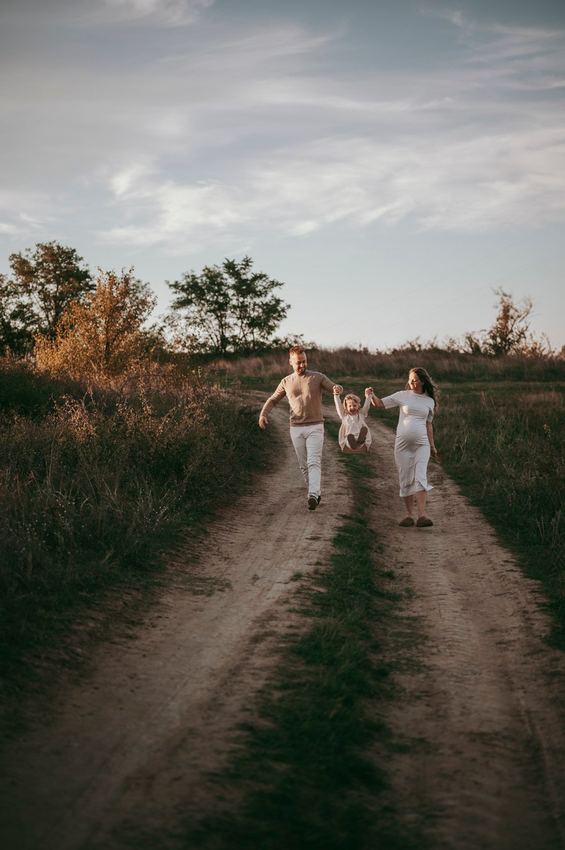 Milena / trudnicko fotografisanje sa porodicom. Deciji i porodicni fotograf u Beogradu Oksana Skendzic