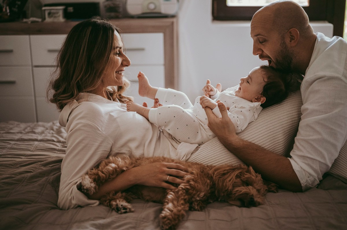 Katarina, Marko i Elena / porodicno fotografisanje kod kuce. Deciji i porodicni fotograf u Beogradu Oksana Skendzic