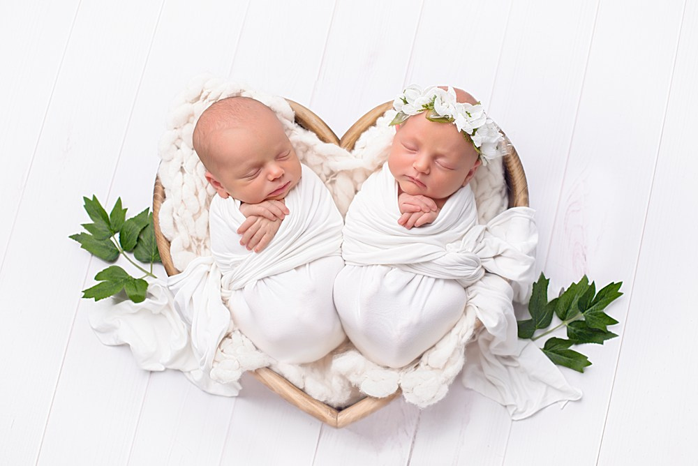 Sesja noworodkowa z rodzicami i rodzeństwem - Natalia Lucko