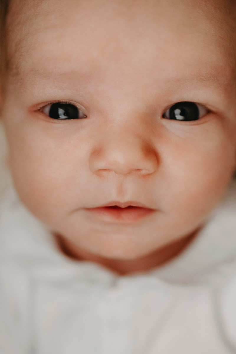 Dobrodosao, Vukane / fotografisanje bebe kod kuce. Deciji i porodicni fotograf u Beogradu Oksana Skendzic