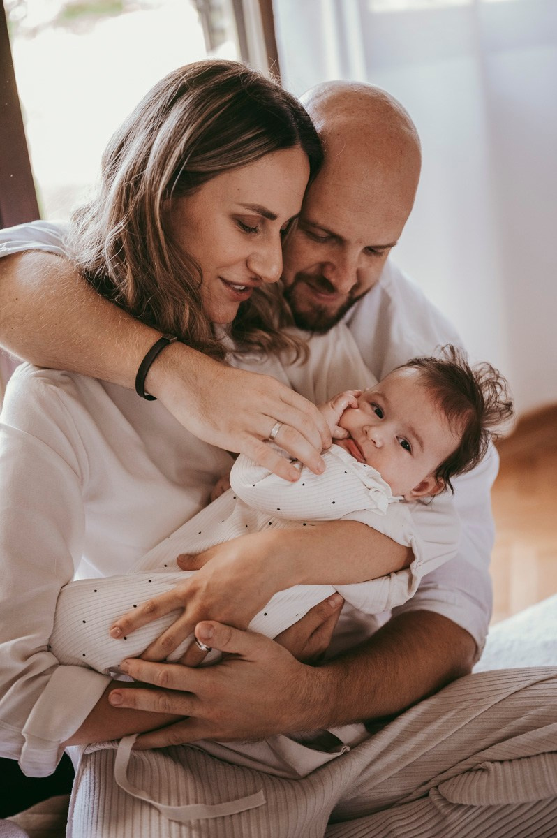 Katarina, Marko i Elena / porodicno fotografisanje kod kuce. Deciji i porodicni fotograf u Beogradu Oksana Skendzic