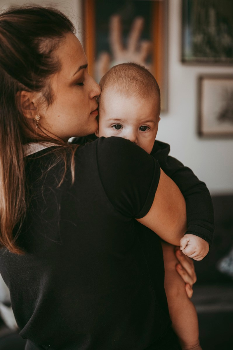 Dobro dosao, Jakove / porodicno fotografisanje kod kuce. Deciji i porodicni fotograf u Beogradu Oksana Skendzic