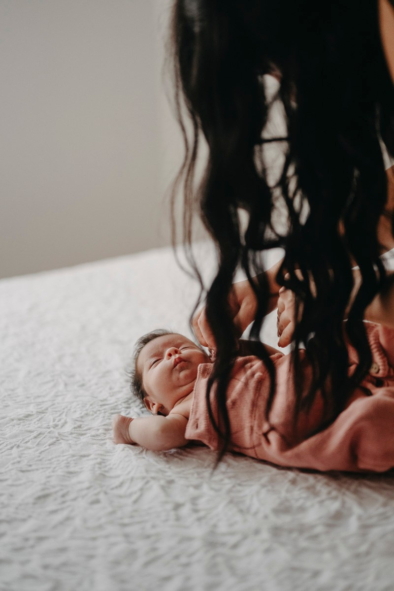 Latinka, Visnja i Konstantin / porodicno fotografisanje, fotografisanje bebe kod kuce. Deciji i porodicni fotograf u Beogradu Oksana Skendzic