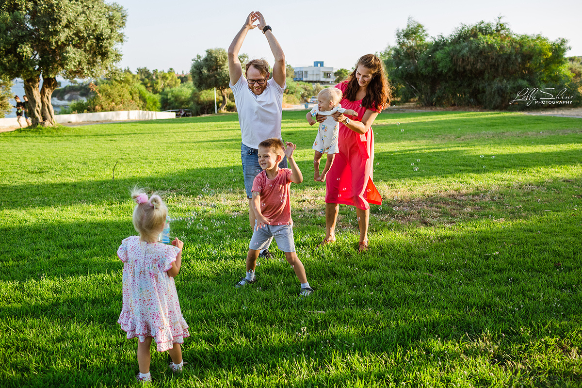 FAMILY STORIES. Lolly Shine. Contemporary digital artist