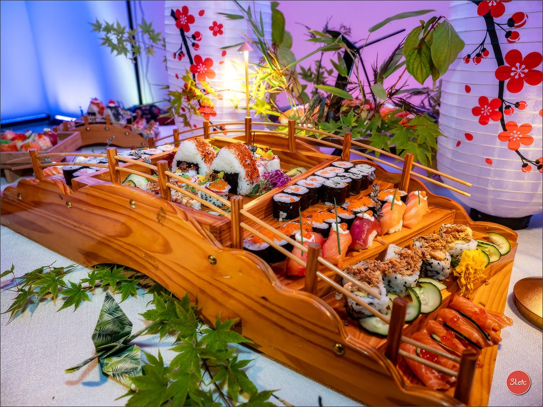 Ням-ням в ресторане Manicook Marché et Restaurant Asiatique. Photographe à Strasbourg | Portraits, Studio, Enfants, Événements