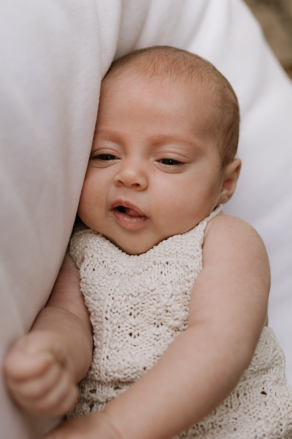 Baby Tamara (2 Monate Alt). Familien & Hochzeitfotografin Nadja Holzmann