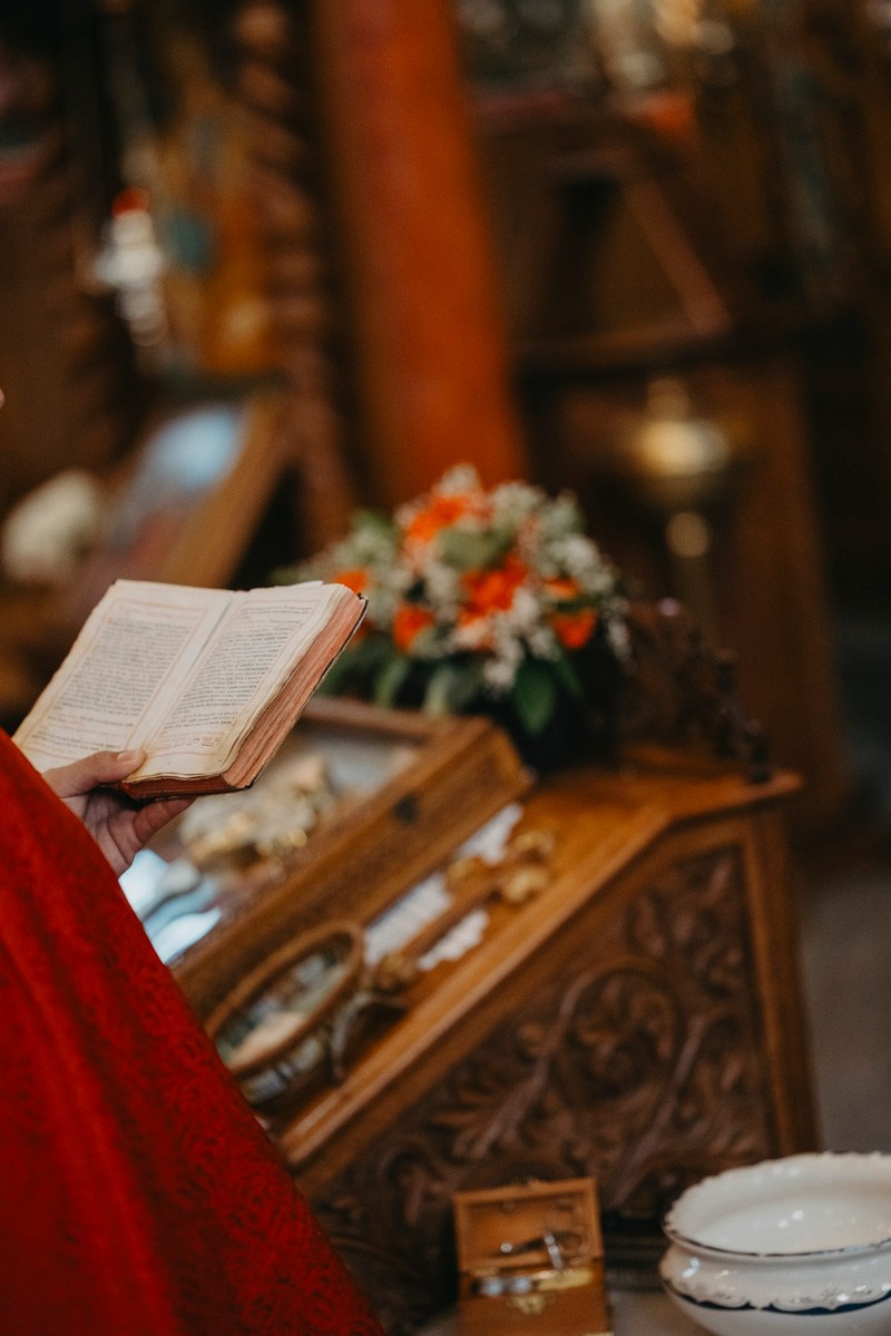 Verino krstenje / Crkva Rodjenja Presvete Bogorodice, Batajnica. Deciji i porodicni fotograf u Beogradu Oksana Skendzic
