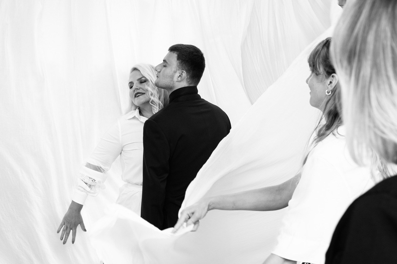 BACKSTAGE. Dana Lišková — Empathetic Photographer | Introspective Artist |Neurodivergent Coach | Founder of Artepy.cz