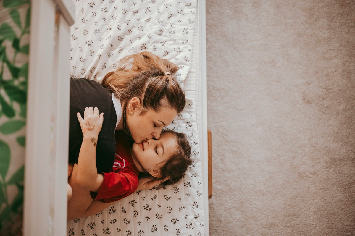 Dobro dosao, Jakove / porodicno fotografisanje kod kuce. Deciji i porodicni fotograf u Beogradu Oksana Skendzic