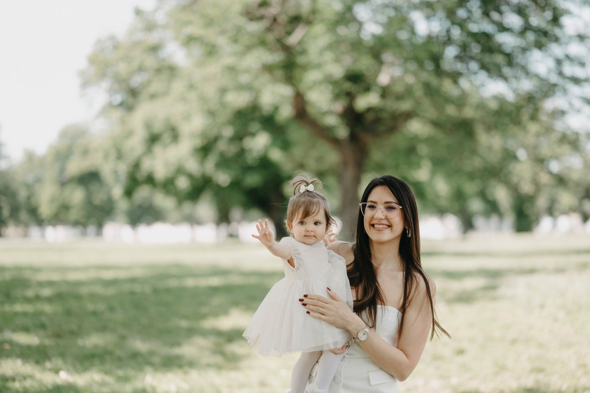 Lara / krstenje, crkva svete Ruzice na Kalemegdanu. Deciji i porodicni fotograf u Beogradu Oksana Skendzic