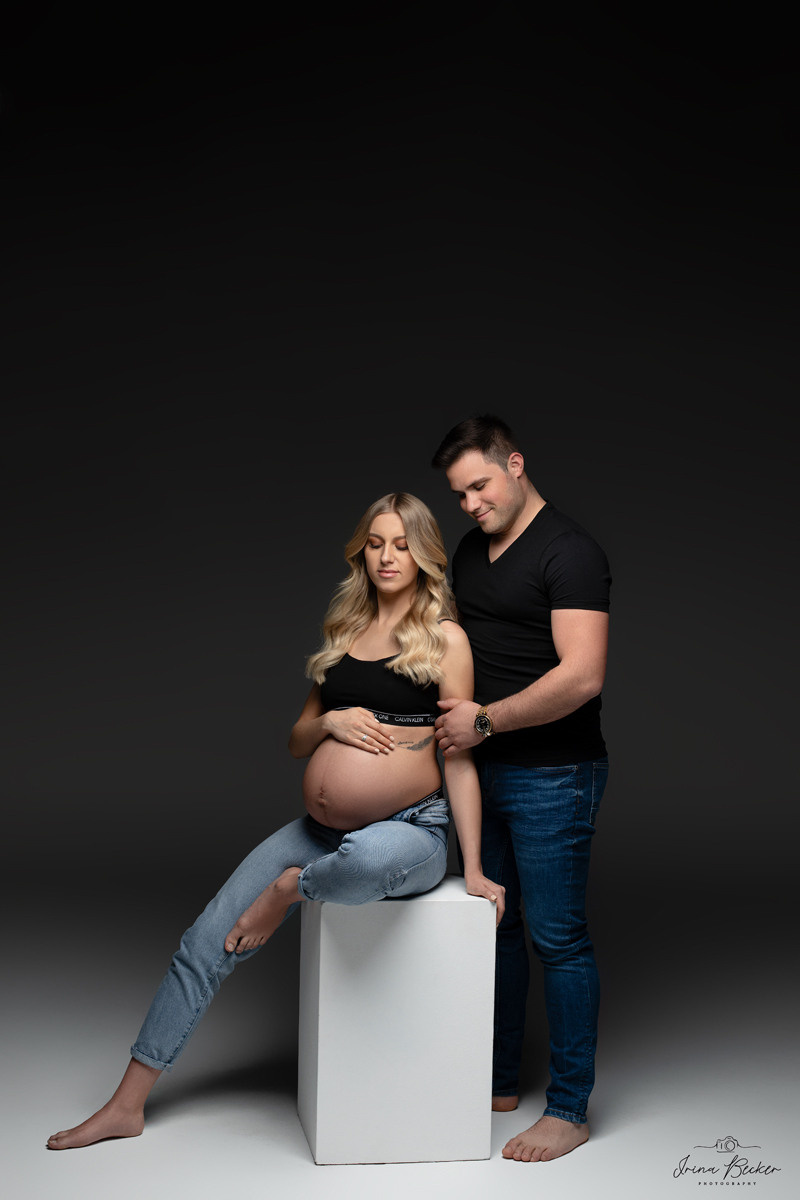 Schwanger Ulm, Schwanger Memmingen, Schwangerschaftsshooting Neu-Ulm, schwangerschaftsshooting ulm, schwangerschaftsshooting Göppingen, schwangerschaftsshooting Tübingen, schwangerschaftsshooting Reutlingen, schwangerschaftsshooting stuttgart, schwangerschaftsshooting Unter Teck, schwangerschaftsshooting Günzburg, schwangerschaftsshooting biberach an der Riss, schwangerschaftsshooting Münsingen, babybauch shooting ulm, babybauch shooting Göppingen, babybauch shooting Metzingen, babybauch shooting Neu-Ulm, babybauch shooting Stuttgart, babybauch shooting Münsingen, babybauch shooting Alb-Donau-Kreis, babybauch shooting  Bad Waldsee, babybauch shooting Laupheim, babybauch shooting Langenau, Geburt Ulm, Geburt Göppingen, Geburt Memmingen, Fotograf Ulm, Fotograf Stuttgart, Fotograf Memmingen, Fotograf Neu-Ulm, Fotograf Reutlingen, Fotograf Günzburg, Fotograf Tübingen, Fotograf Münsingen, Fotograf Ehingen, Studio Ulm, Studio Ehingen, Studio Stuttgart