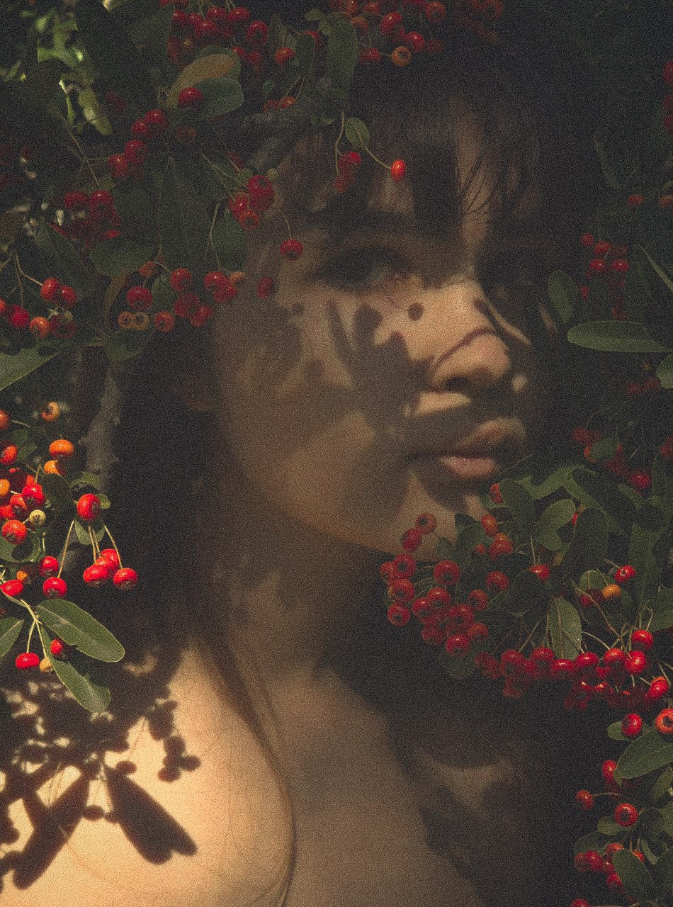 Photo nue sensuelle et tendre créative pour une fille en France et en Europe. Histoires d’amour, séances photos de famille et de mariage en France