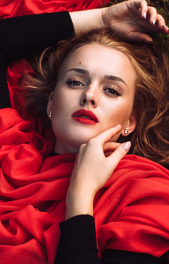 Red. Amina Gunenc - bruiloft- en familie fotograaf in Nederland